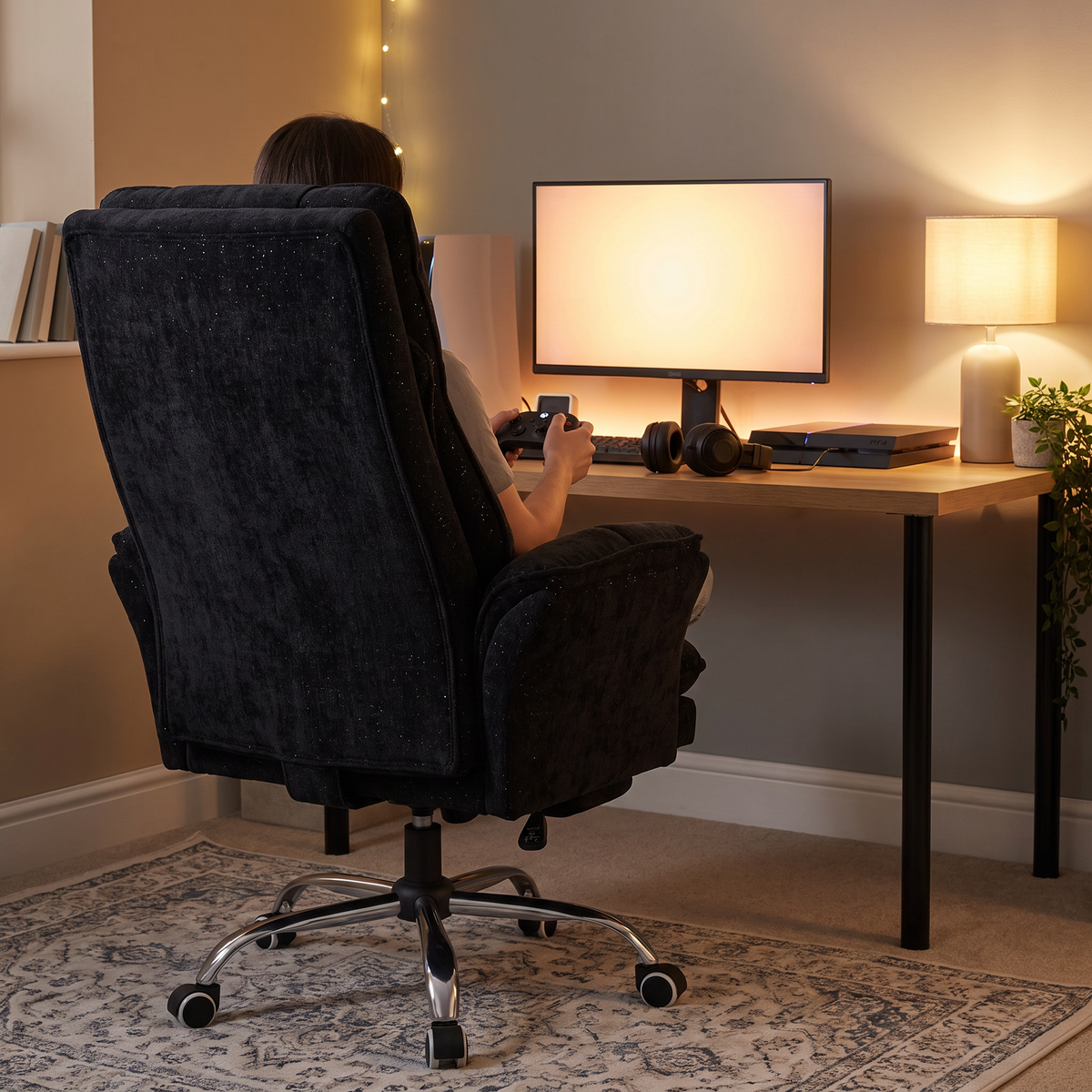 CloudRest Criss-Cross Chair With Footrest